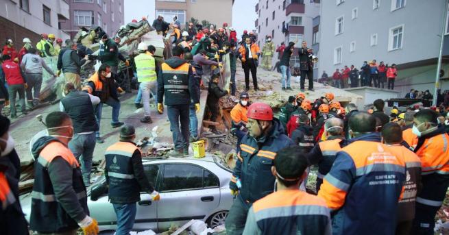 Три станаха жертвите на трагедията в истанбулския квартал Картал причинена