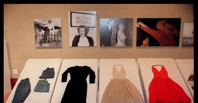 Черна рокля на известната холивудска актриса Мерилин Монро ще бъде