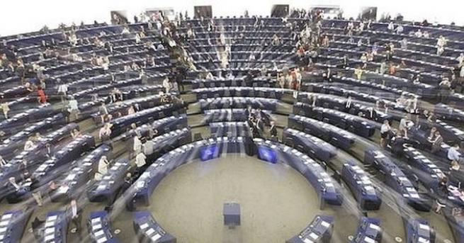 Еврокомисарите избрани за евродепутати които желаят да заемат мястото си