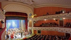 Любов и филми опера Варна