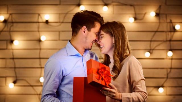 Свети Валентин без свръхконсумация: Експерти съветват за по-осъзнати покупки