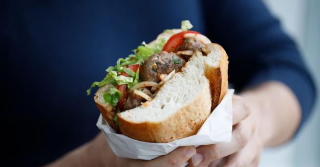 Словенски депутат подаде оставка след като разкри пред колегите си