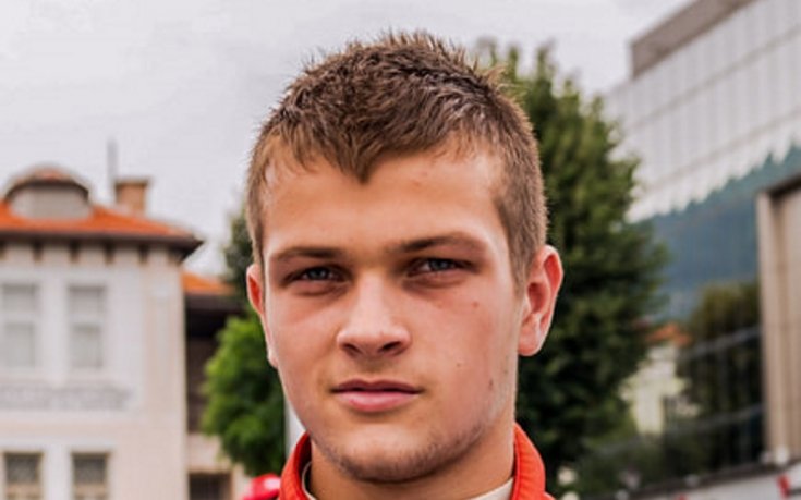 Млад рали шампион се цели в нов връх