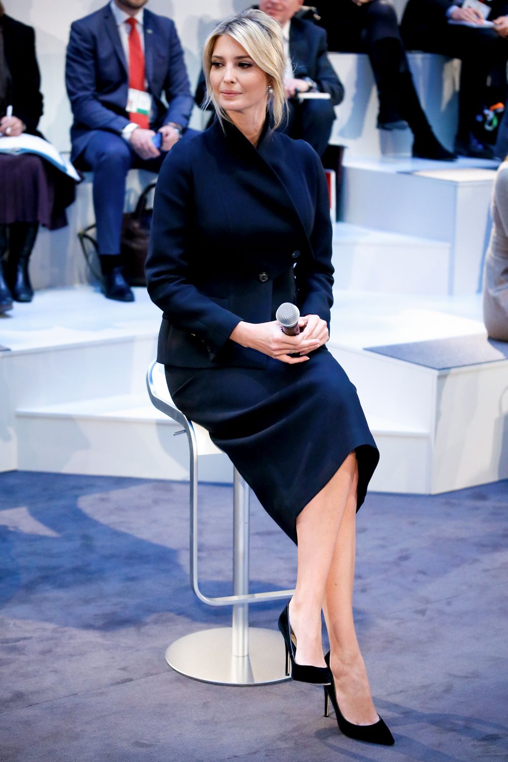 Иванка Тръмп присъства на Мюнхенската конференция по сигурността, където отново показа своя безупречен стил