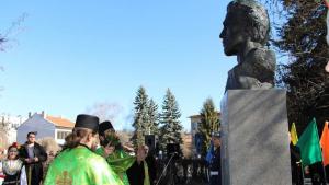 Откриха паметник на Васил Левски в Брезник