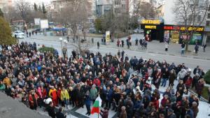 Подписка с искане за още пари за саниране започна в