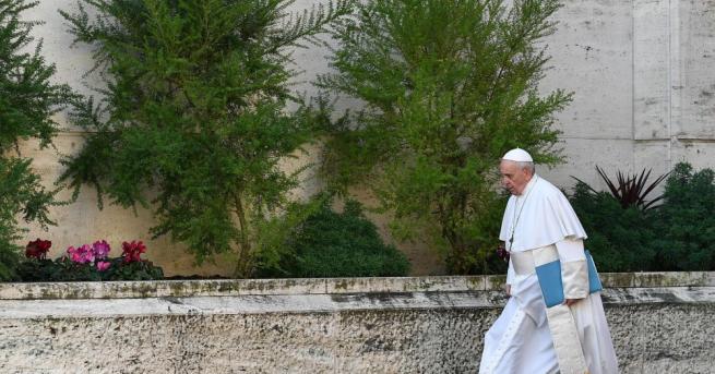 Папа Франциск откри среща на върха във Ватикана, посветена на