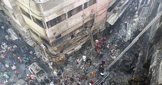 Десетки хора са загинали при пожар в Дака столицата на