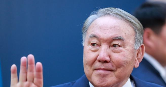 Казахстанският президент Нурсултан Назарбаев уволни правителството, недоволен от икономическите постижения