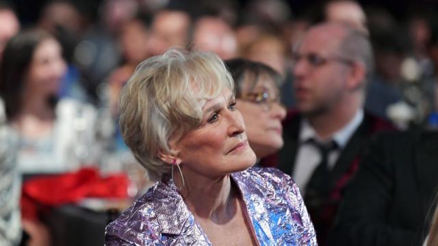 Актрисата Глен Клоуз триумфира на наградите „Независим дух“ (СНИМКИ)