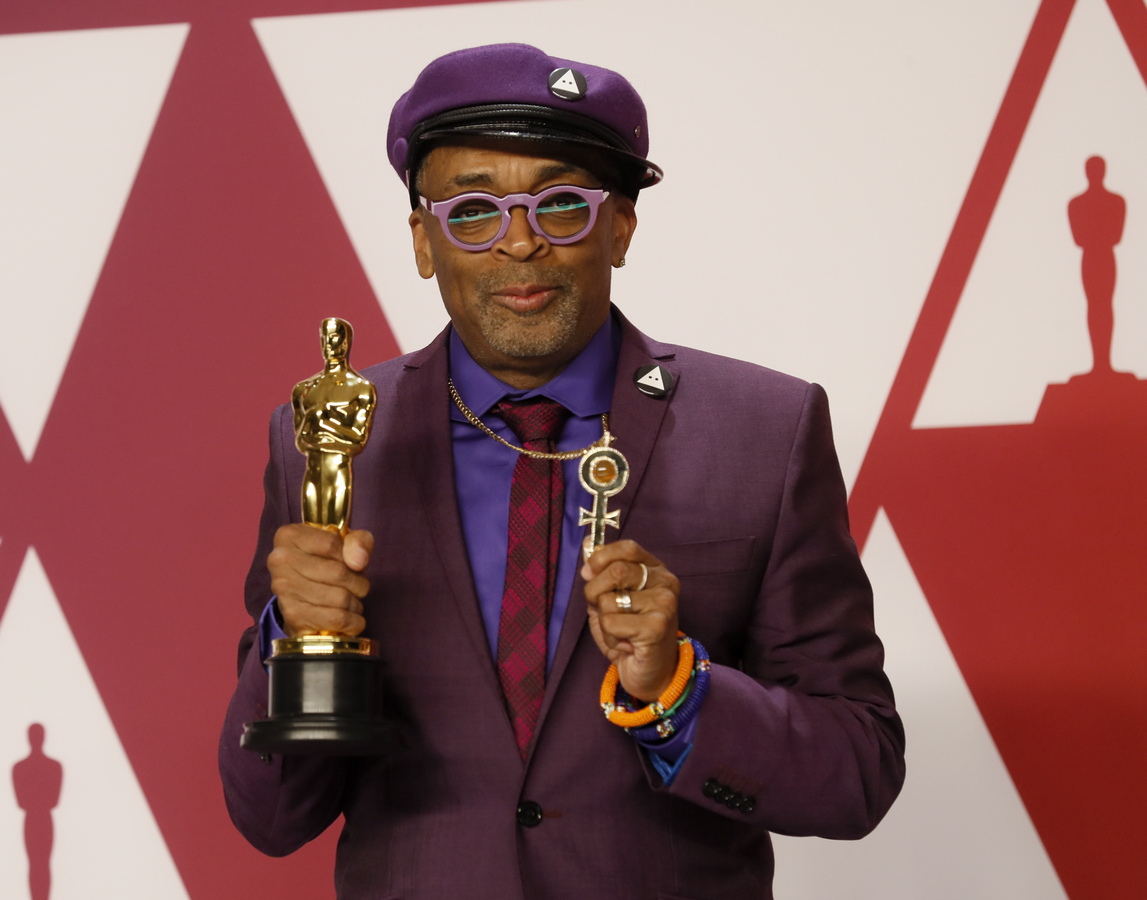 Наградата за най-добър адаптиран сценарий отиде при BlacKkKlansman на Чарли Уахтел, Дейвид Рабиновиц и Спайк Лий