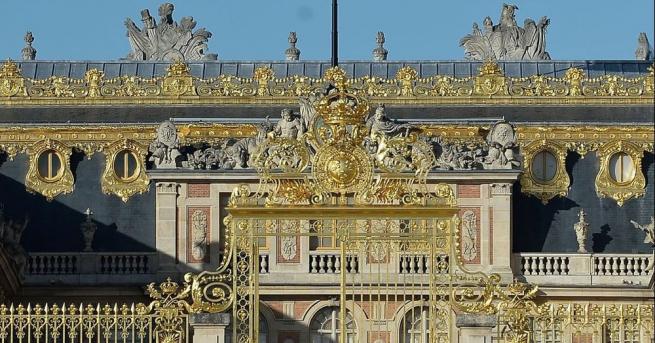 През 2024 г във Версайския дворец ще пристигне закъсняла пратка