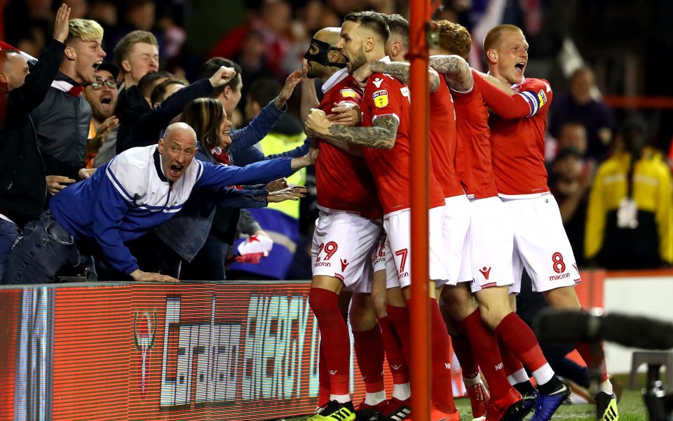 Отборът на Нотингам Форест се поздрави с победа като на