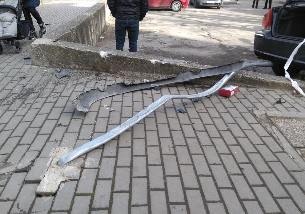 Катастрофа с такси в центъра на Варна