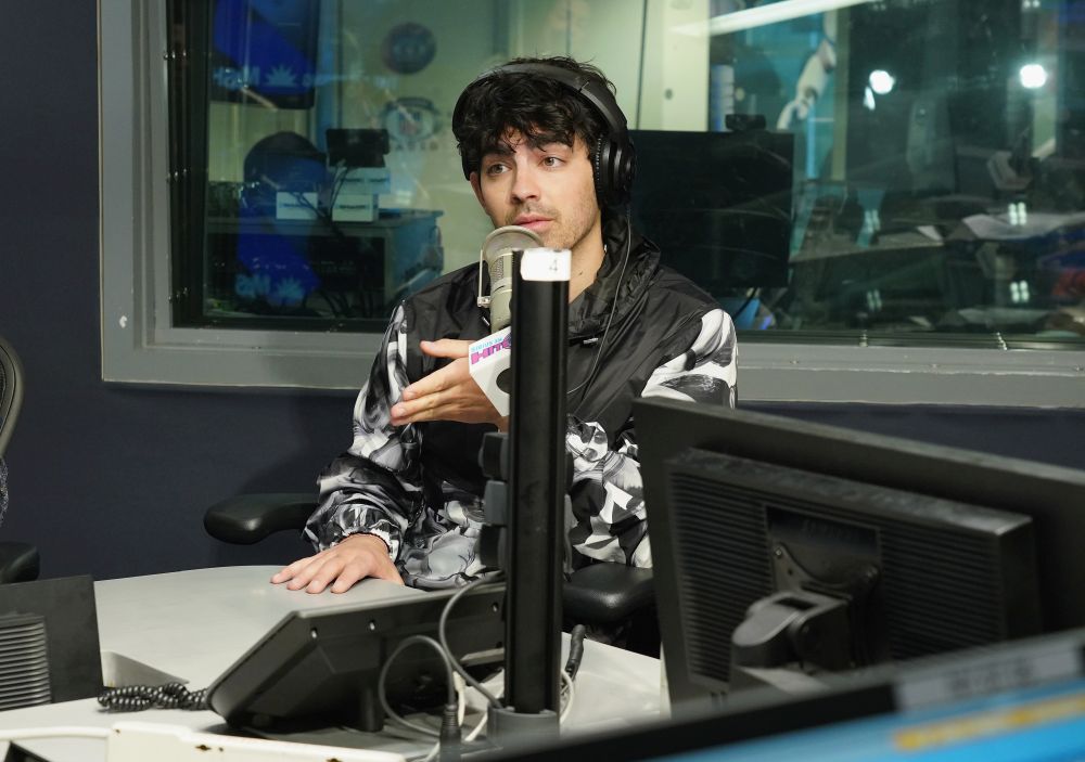 Джонас брадърс се завръщат на сцената