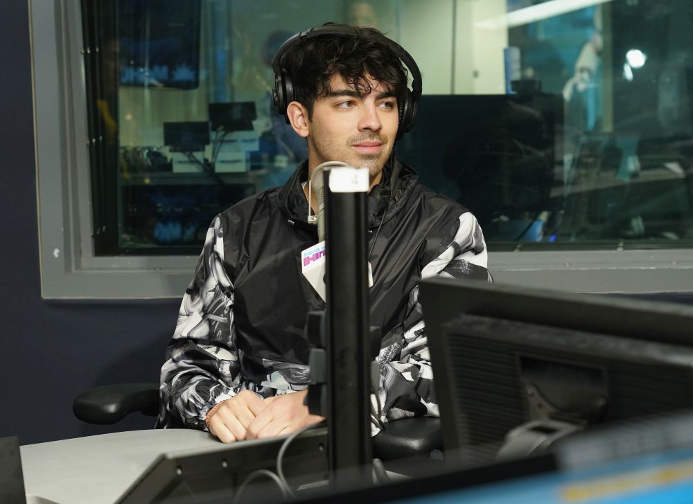 Джонас брадърс се завръщат на сцената