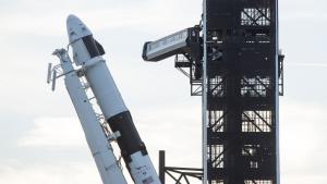 Манекенът Рипли на борда на Дракон ще отговори ще изпраща