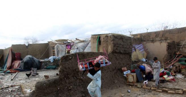 Внезапните наводнения в афганистанската провинция Кандахар взеха най малко 20 жертви