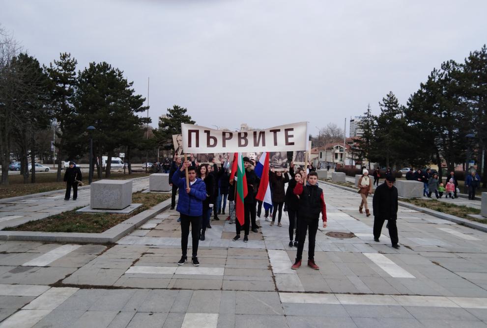 Добричлии се поклониха пред паметта на героите, загинали за Освобождението на България