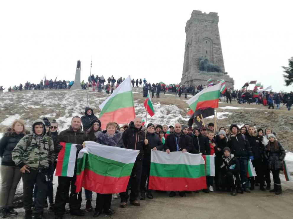 Членове и симпатизанти на ВМРО Кюстендил на връх Шипка