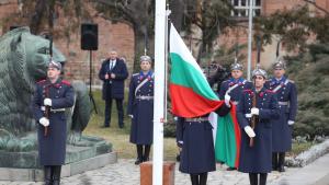 Церемония по издигане на националното знаме се състоя в София