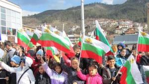 Смолянчани тържествено отбелязаха Националния ни празник