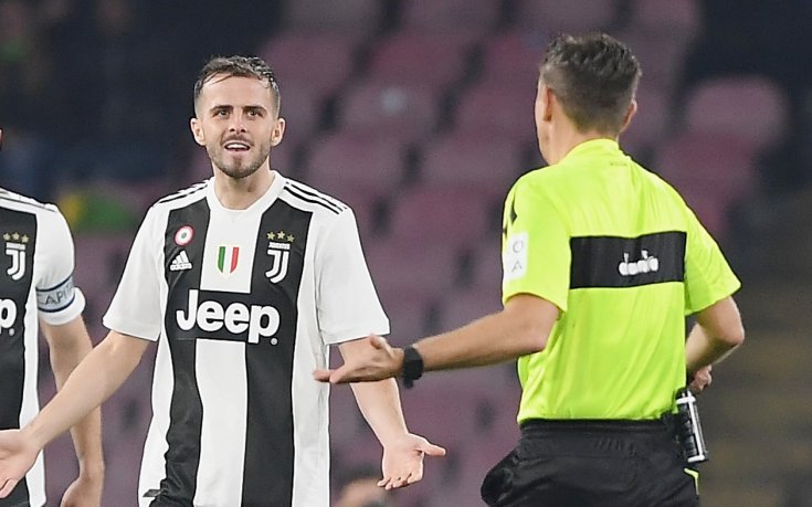 Пянич поиска прошка за червения си картон