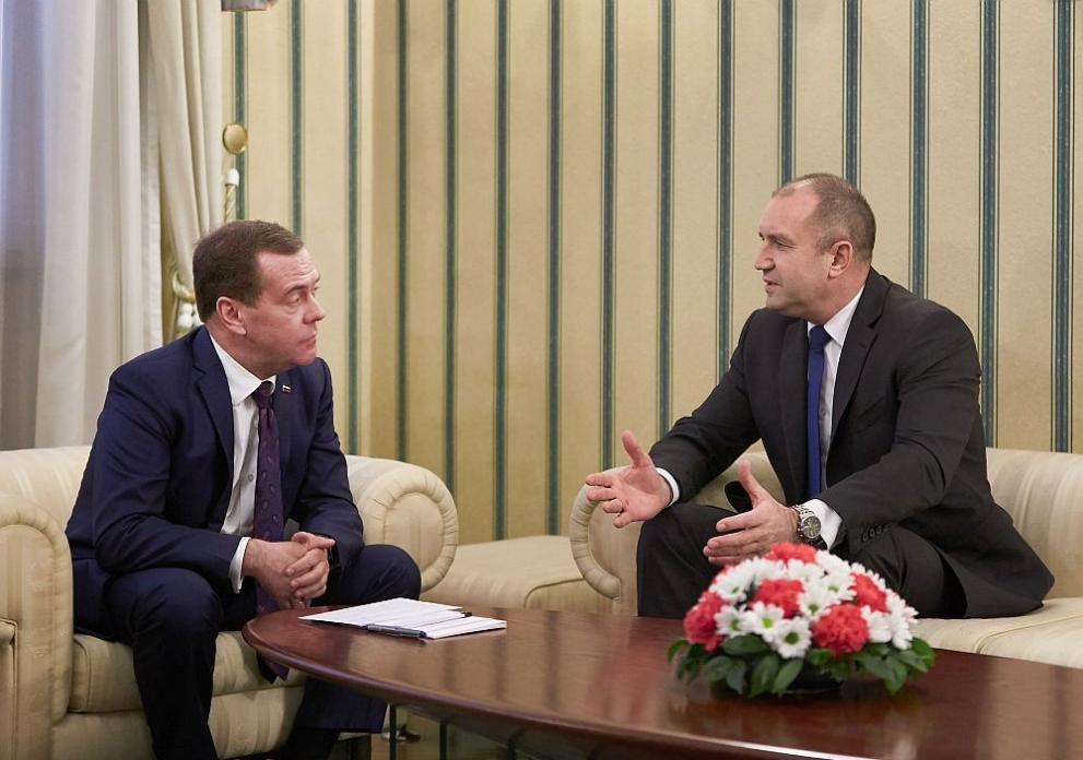Президентът Румен Радев и премиерът на Русия Дмитрий Медведев