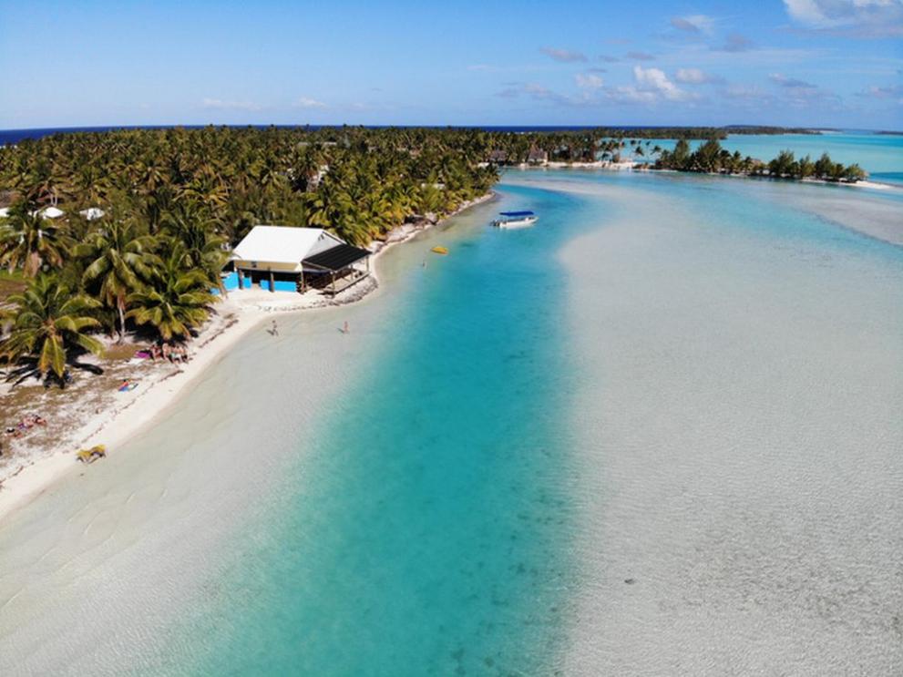  Островите Кук са притежание на Нова Зеландия и се намират в централната част на Тихия океан 