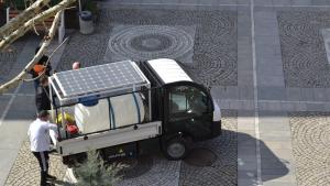 електромобил