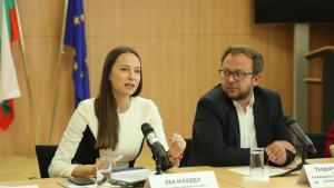 Ева Майдел