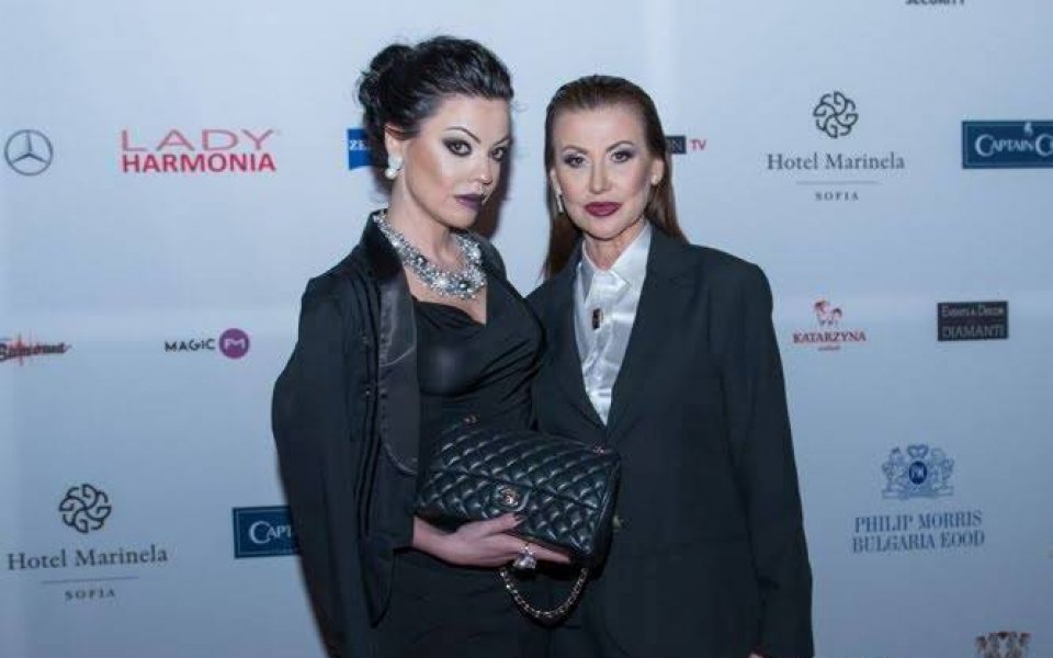 Дъщерята на Илиана Раева и Наско Сираков - Славея Сиракова,