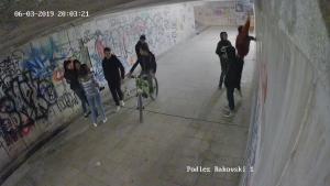 деца в Хасково чупят камери