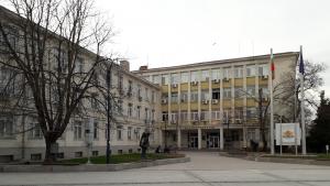 силистра сгради НОИ НАП митница съд община областна администрация хора