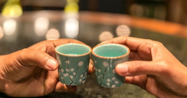 Над 2000 китайци оформиха рекордно дълга човешка верига като се