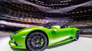 Lamborghini: Клиентите искат „звука и емоцията“ на двигателя с вътрешно горене
