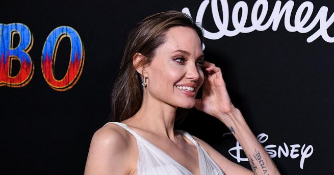 Американската актриса и режисьор Анджелина Джоли която е и специален