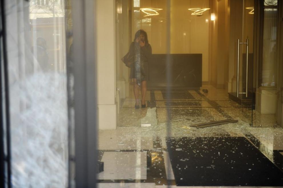  Разграбиха и опожариха бутици на емблематичния Шан-з-Елизе 