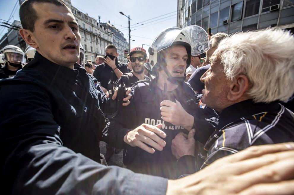 Блокираха Вучич в президентството, напрежението в Белград ескалира