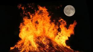 огън луна пълнолуние
