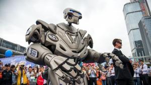 робот Титан