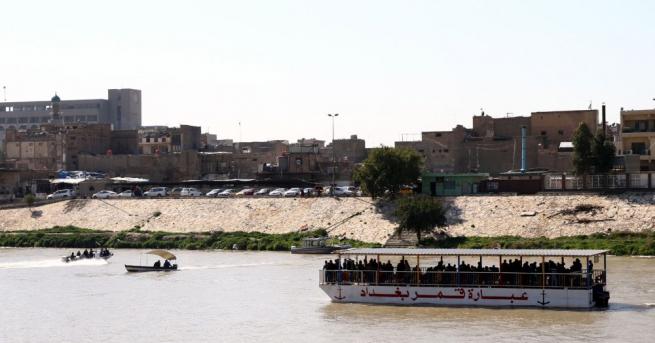 Ферибот потъна в река Тигър край иракския град Мосул, най-малко