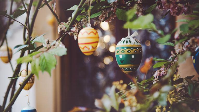  Как да украсим великденското дръвче 