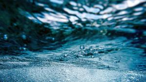 вода