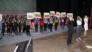 Пролетни усмивки