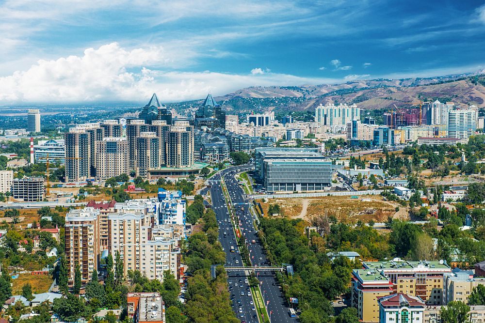 Казахстан е република в централната част на Евразия. На 16 декември 1991 г. Казахстан обявява независимост. На тази дата през 1991 г. е приет Закона за независимостта на републиката. През 1997 г. столицата на Казахстан бива преместена от Алматъ в Астана.