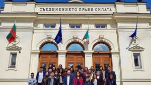 Ученици от Павликени посетиха НС по покана на Станислава Стоянова