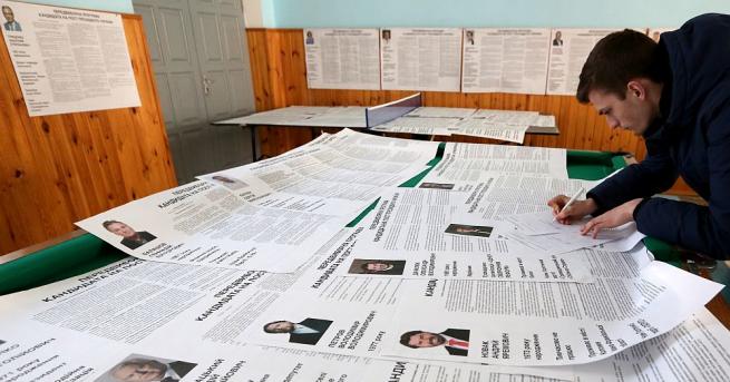Тримата водещи кандидати за президент на Украйна гласуваха на първия