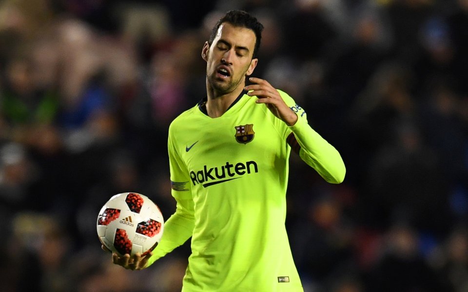 Халфът Серхио Бускетс от Барселона се извини на феновете на