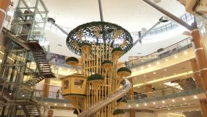 Вълшебното дърво в Delta Planet Mall